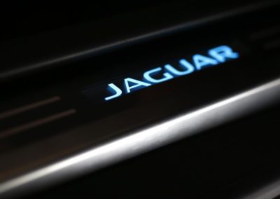 Schriftzug Auto Jaguar