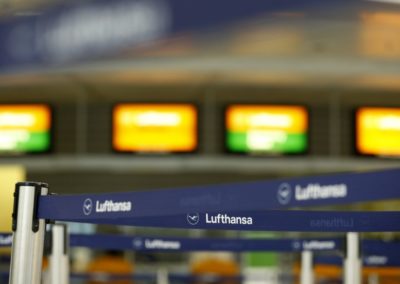 Lufthansa Absperrband Flughafen