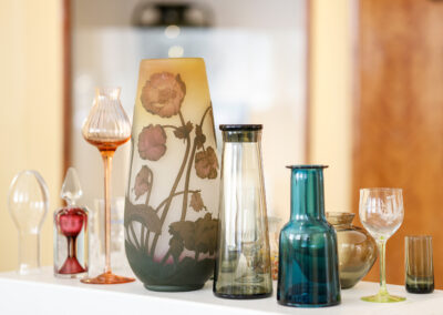Buntes Glasprogramm im Glasmuseum Weisswasser